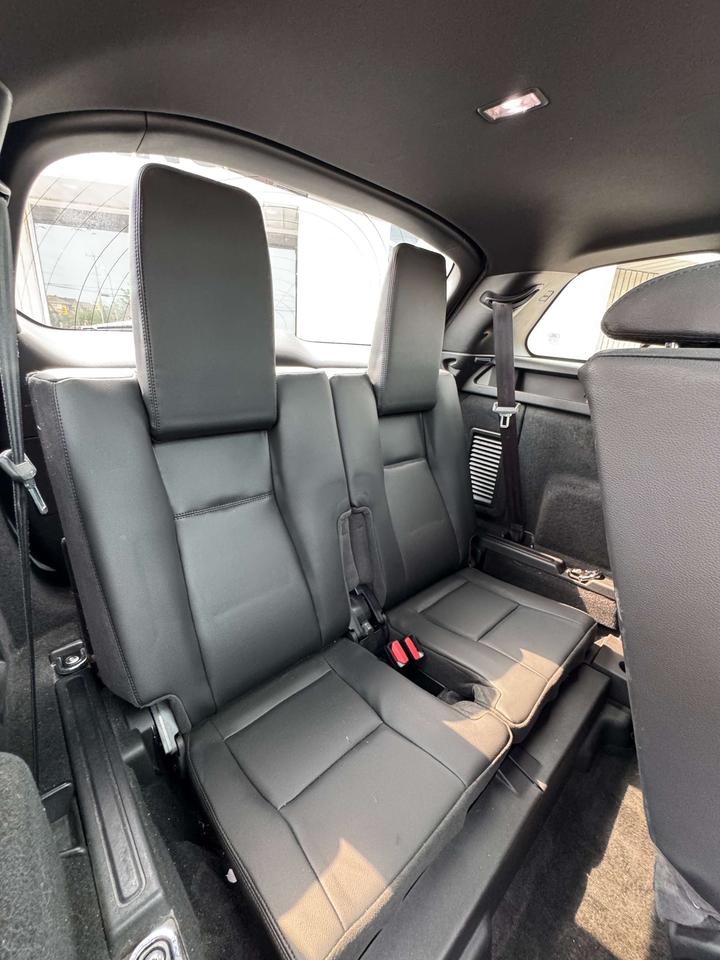 2016 Land Rover Discovery Sport 4WD 4dr HSE Photo