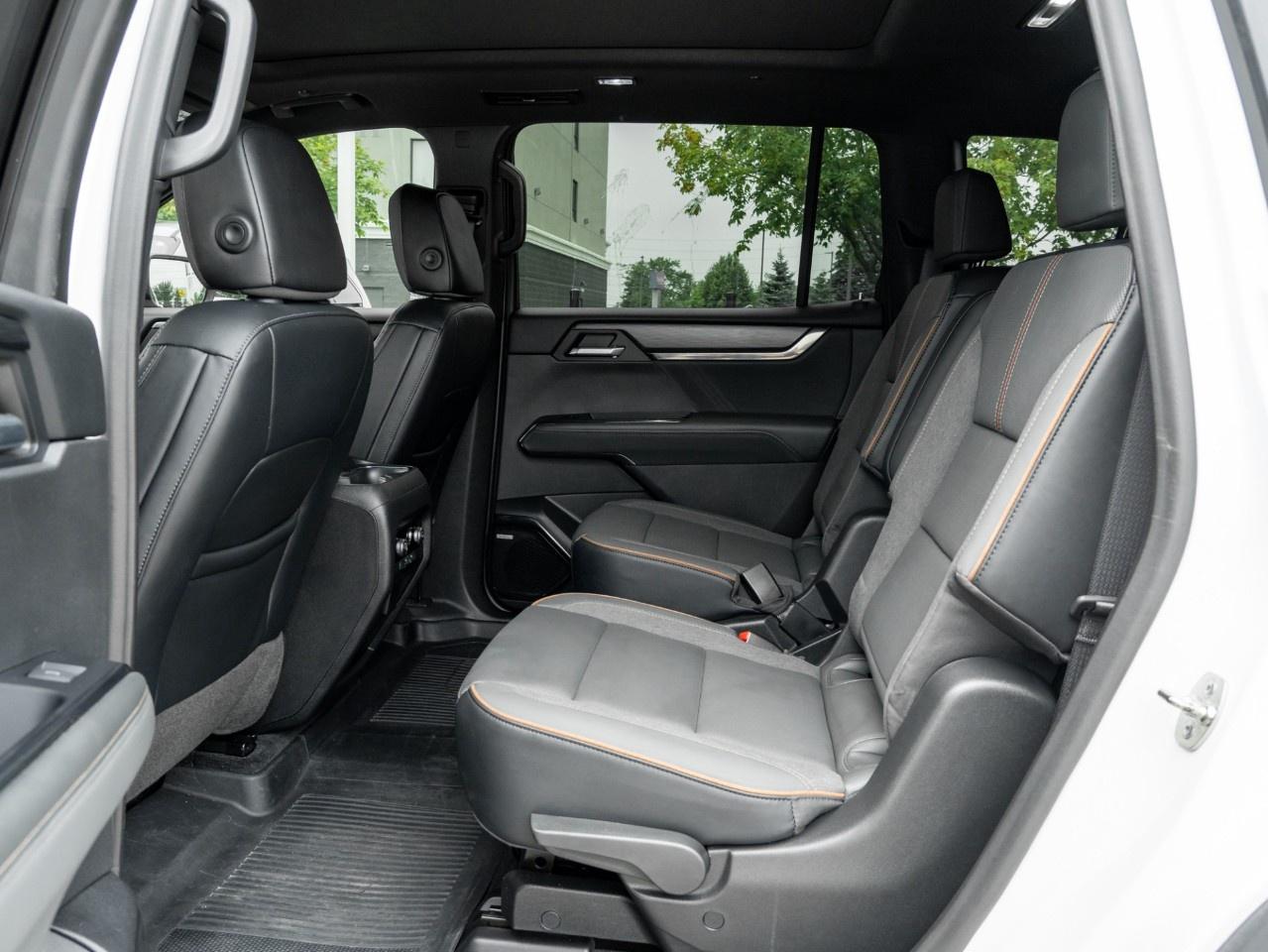 2024 GMC Acadia AWD AT4 Photo