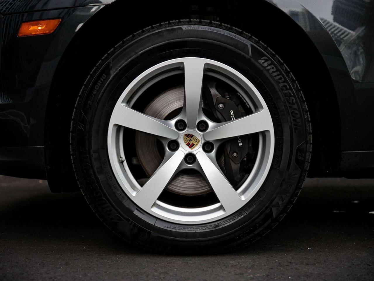 2021 Porsche Macan  Photo