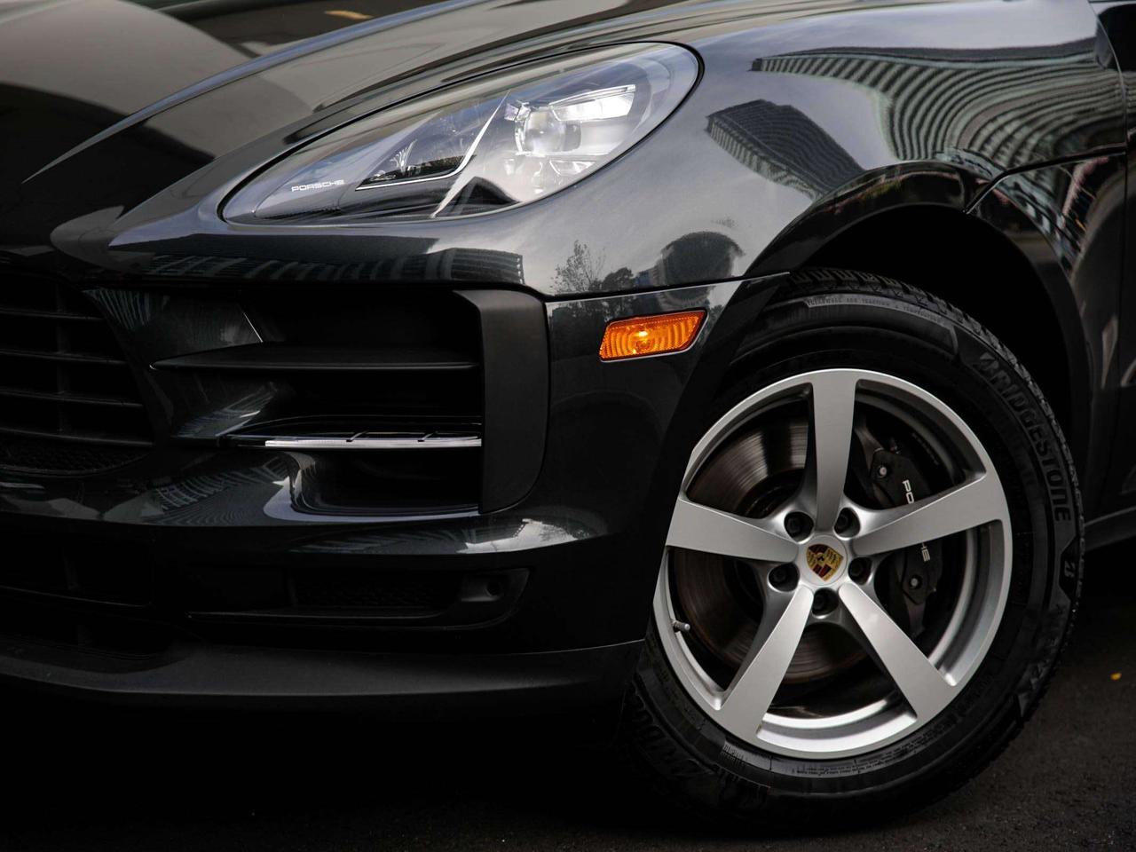 2021 Porsche Macan  Photo