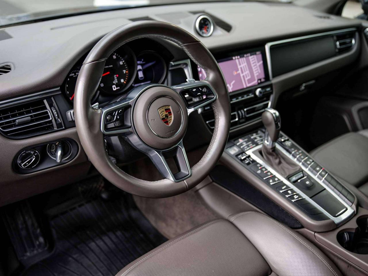 2021 Porsche Macan  Photo