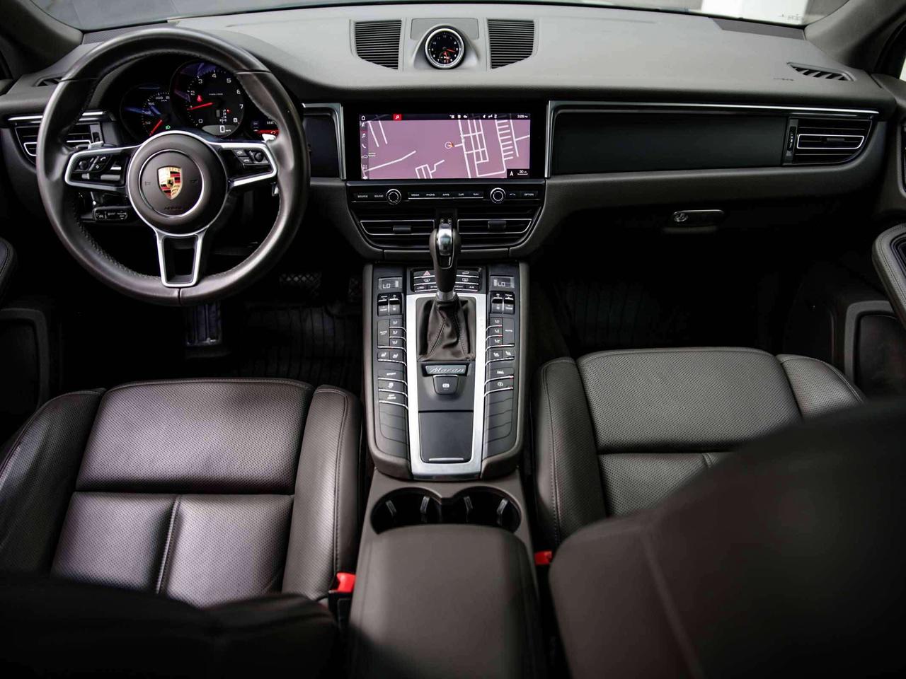 2021 Porsche Macan  Photo