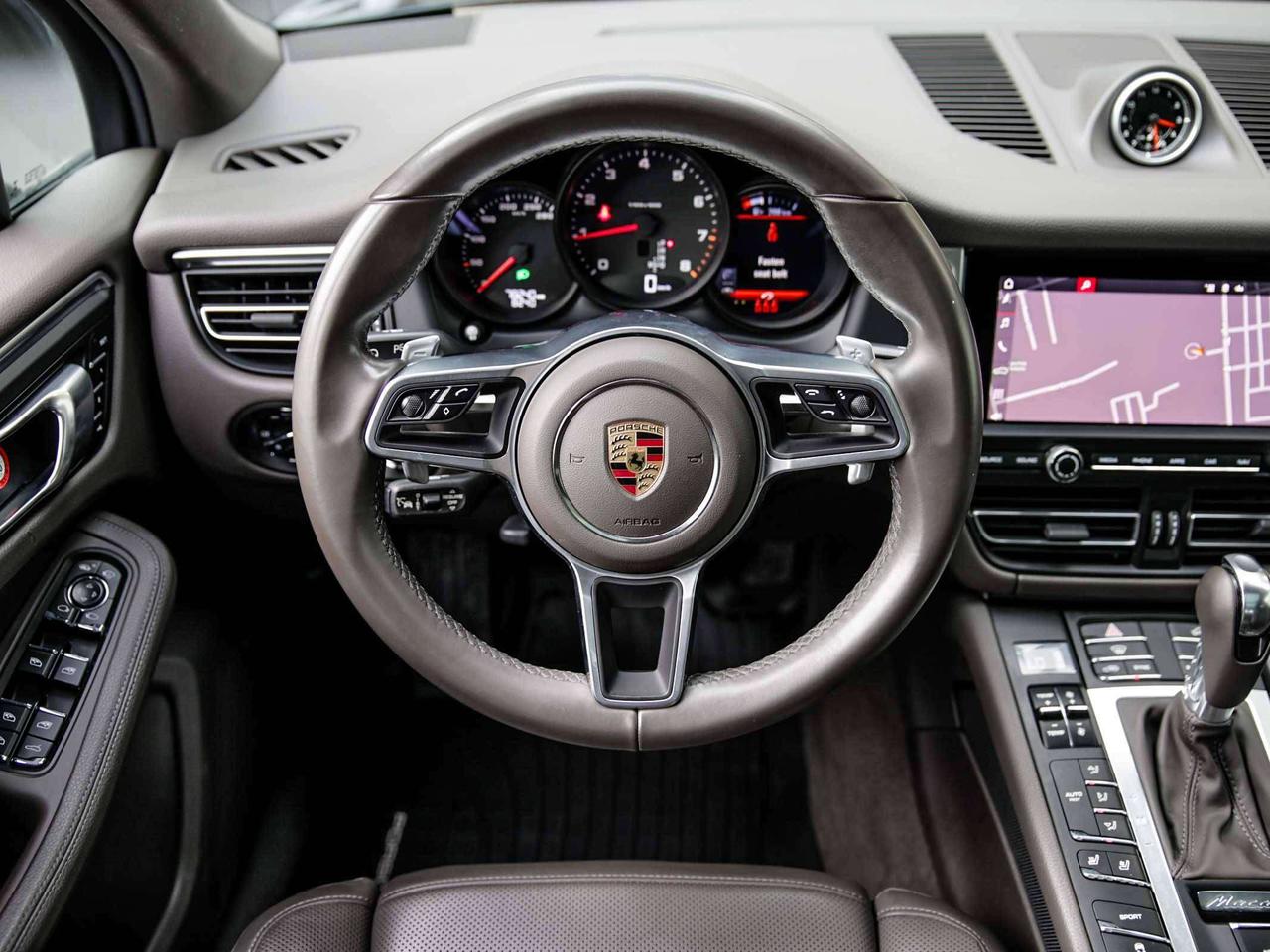2021 Porsche Macan  Photo