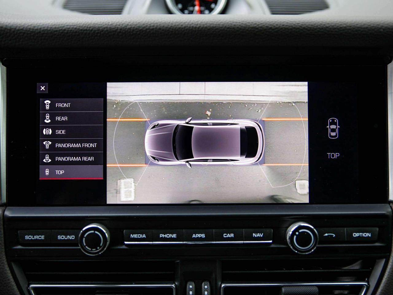 2021 Porsche Macan  Photo