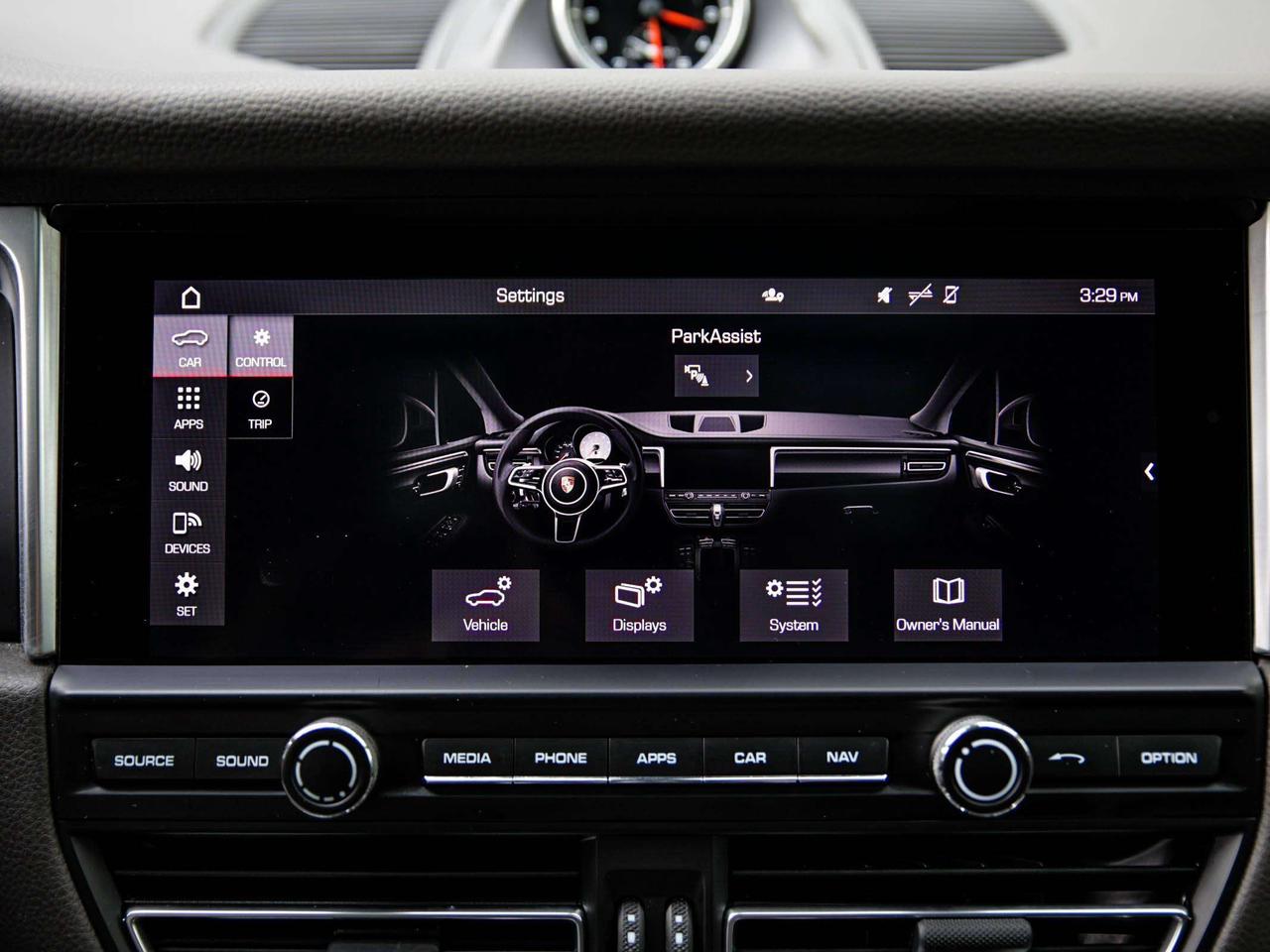 2021 Porsche Macan  Photo