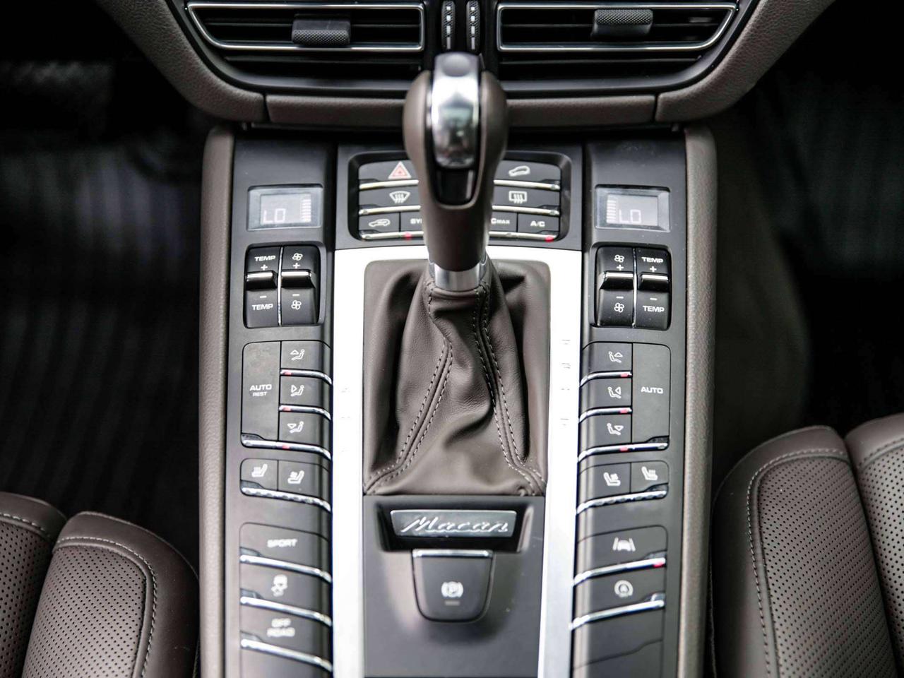 2021 Porsche Macan  Photo