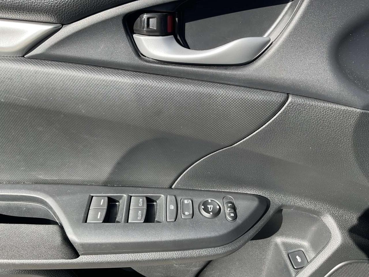 2019 Honda Civic LX Sedan - HONDA SENSING! BACK-UP CAM! HEATED SEATS! CAR PLAY! Photo