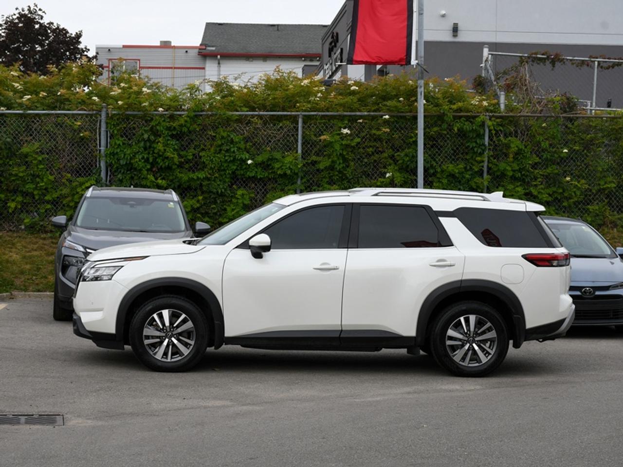 2024 Nissan Pathfinder SL   8 Passenger   Leather   Roof   Navi   360 Camera   Alloys Photo