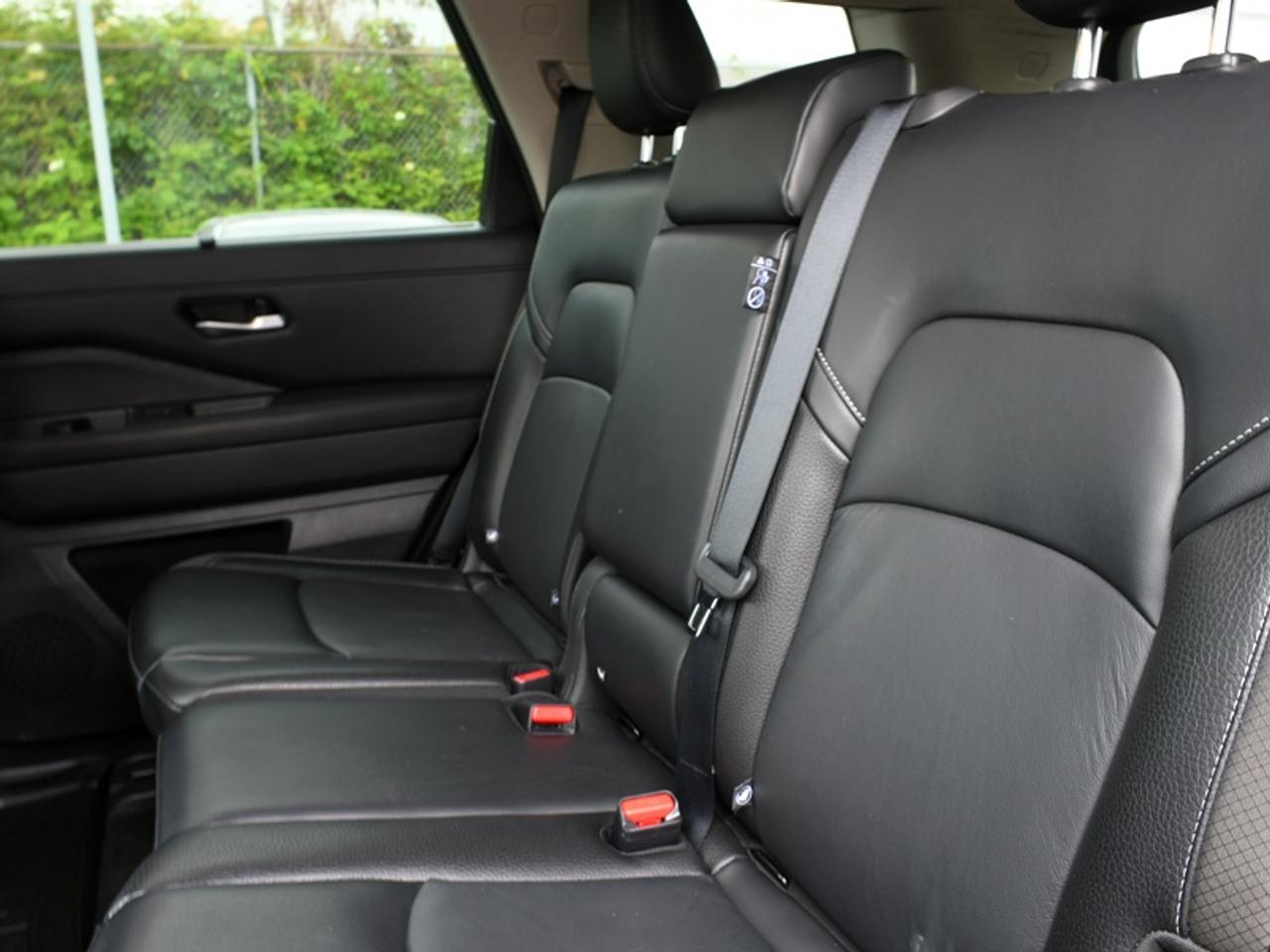 2024 Nissan Pathfinder SL   8 Passenger   Leather   Roof   Navi   360 Camera   Alloys Photo