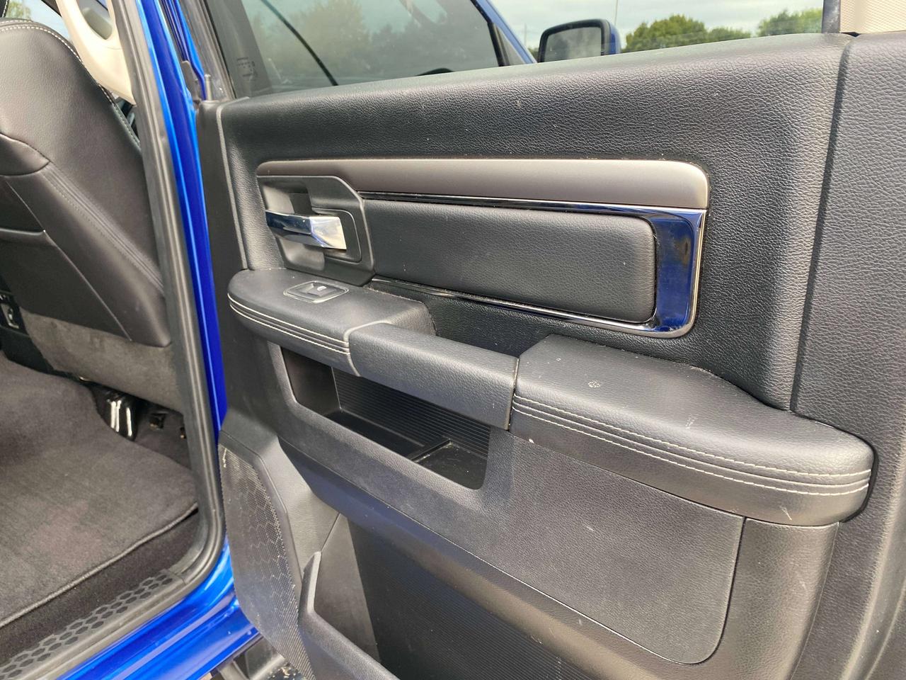 2018 RAM 1500 SPORT, 5.7L HEMI, CLEAN CARFAX, REMOTE START! Photo