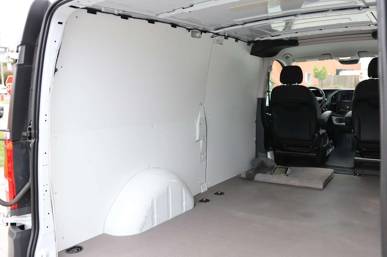 2021 Mercedes-Benz Metris Passenger Van 2021 Mercedes-Benz Metris CARGO VAN/B CAM/CRUISE CONTROL/CARPLAY/BLUETOOOTH/P WINDOWS & MIRRORS/AUTO HEADLIGHTS Photo