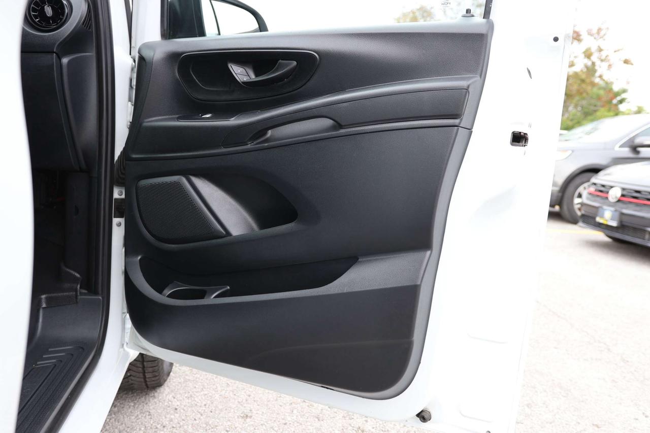 2021 Mercedes-Benz Metris Passenger Van 2021 Mercedes-Benz Metris CARGO VAN/B CAM/CRUISE CONTROL/CARPLAY/BLUETOOOTH/P WINDOWS & MIRRORS/AUTO HEADLIGHTS Photo