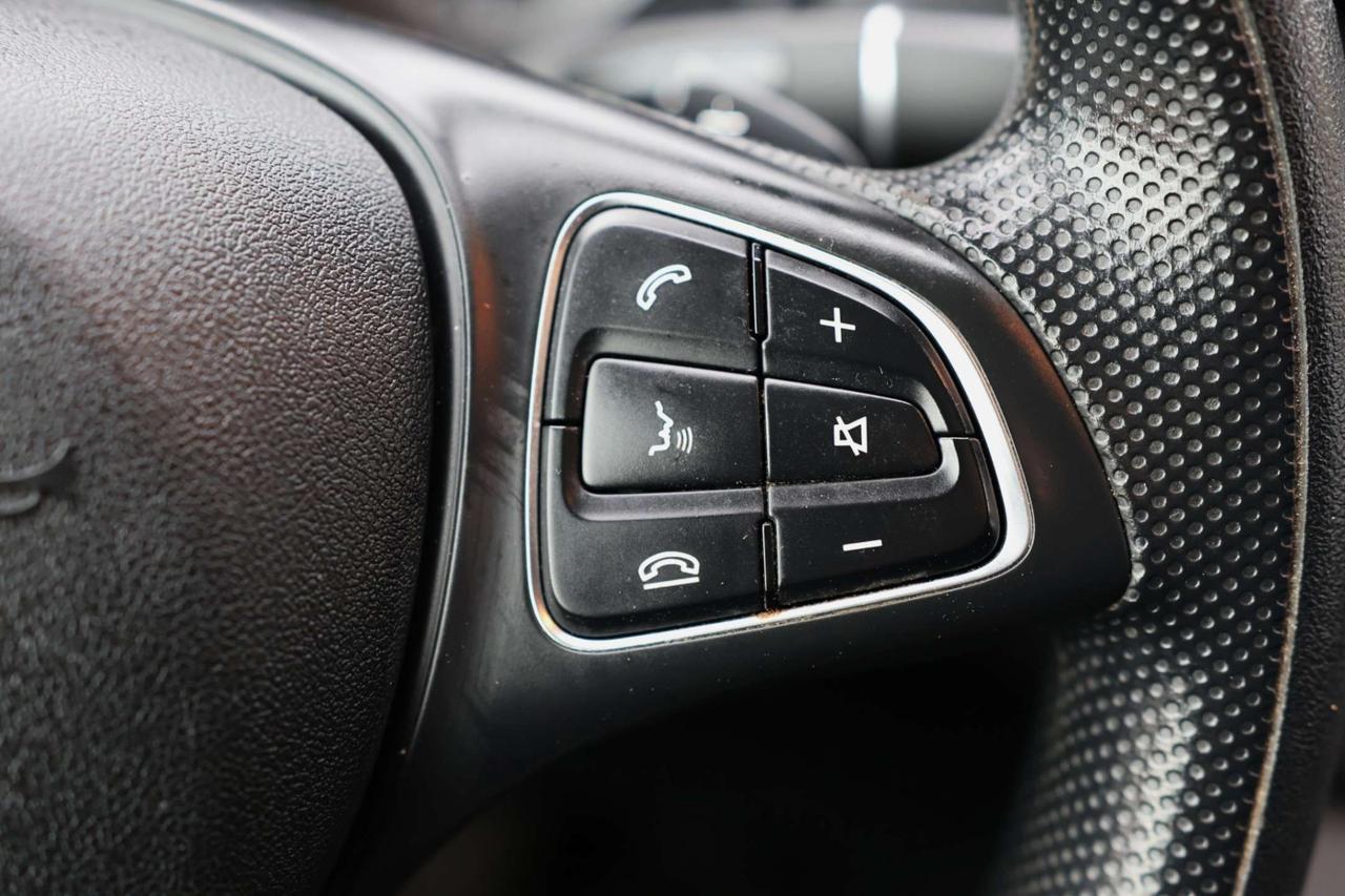 2021 Mercedes-Benz Metris Passenger Van 2021 Mercedes-Benz Metris CARGO VAN/B CAM/CRUISE CONTROL/CARPLAY/BLUETOOOTH/P WINDOWS & MIRRORS/AUTO HEADLIGHTS Photo