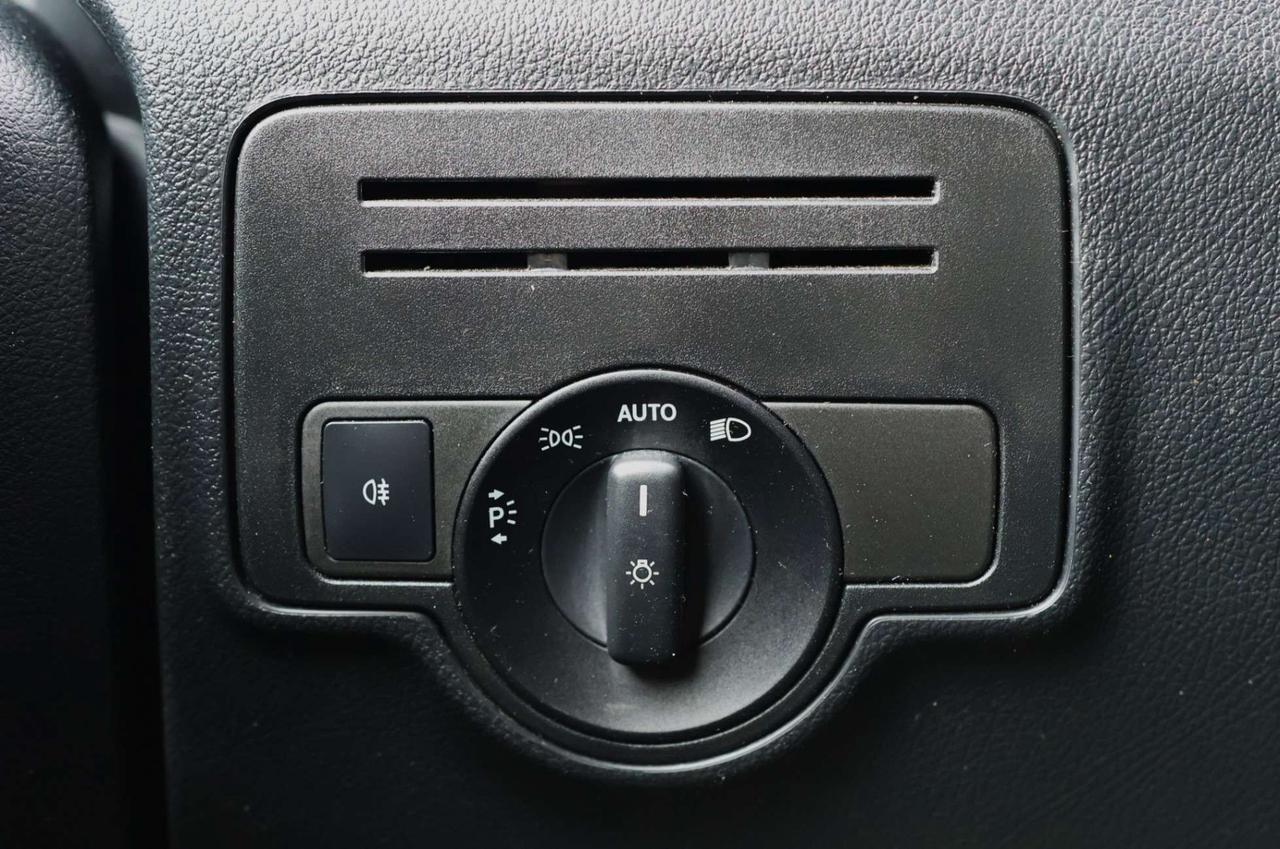 2021 Mercedes-Benz Metris Passenger Van 2021 Mercedes-Benz Metris CARGO VAN/B CAM/CRUISE CONTROL/CARPLAY/BLUETOOOTH/P WINDOWS & MIRRORS/AUTO HEADLIGHTS Photo
