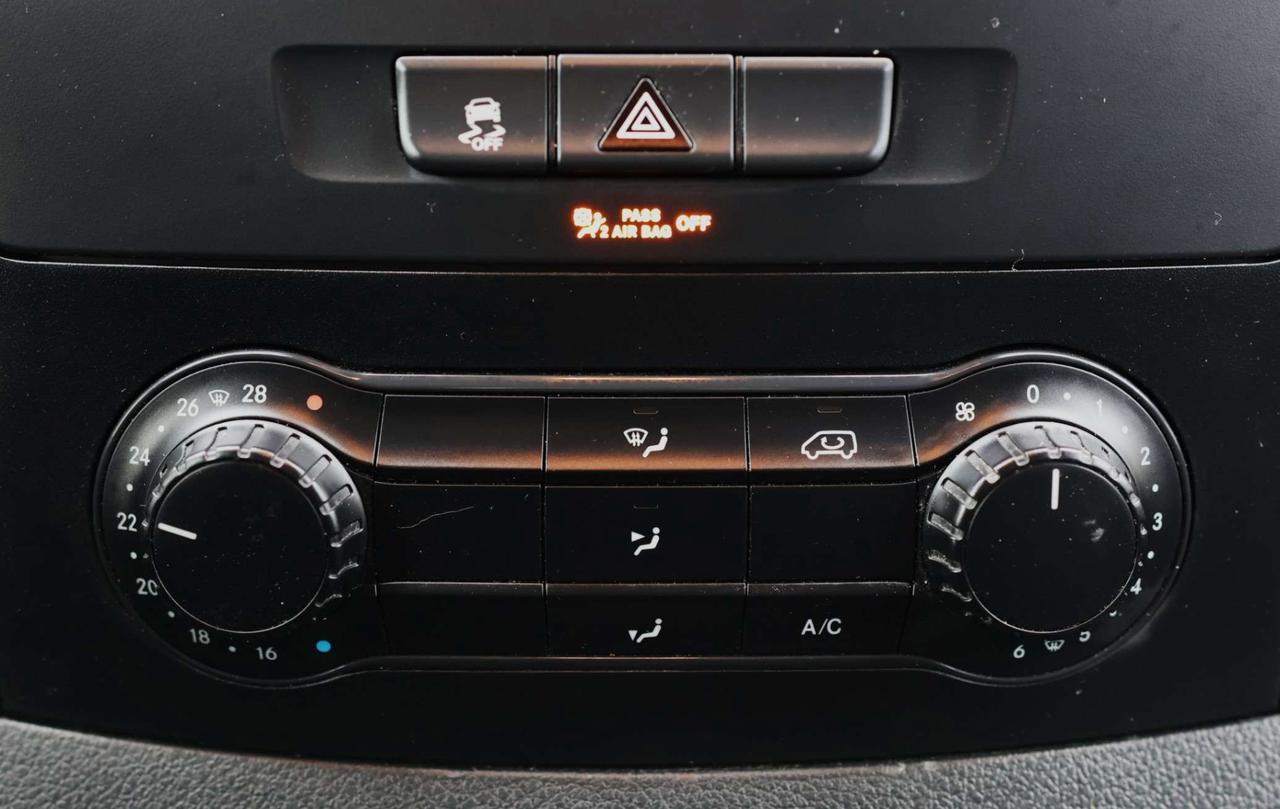 2021 Mercedes-Benz Metris Passenger Van 2021 Mercedes-Benz Metris CARGO VAN/B CAM/CRUISE CONTROL/CARPLAY/BLUETOOOTH/P WINDOWS & MIRRORS/AUTO HEADLIGHTS Photo