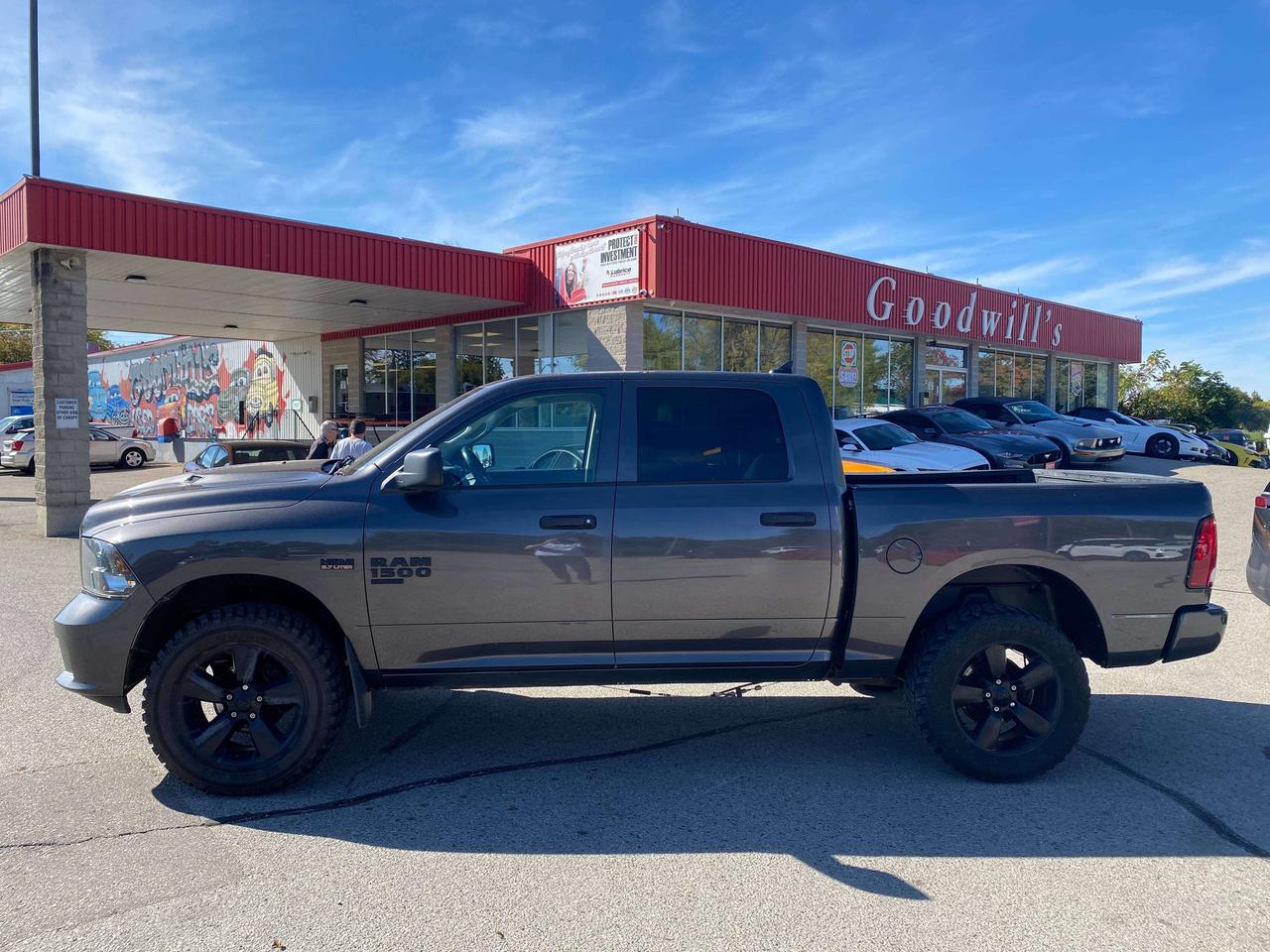 2020 RAM 1500 EXPRESS, 4X4, CLEAN CARFAX,REMOTE START, 5.7L! Photo