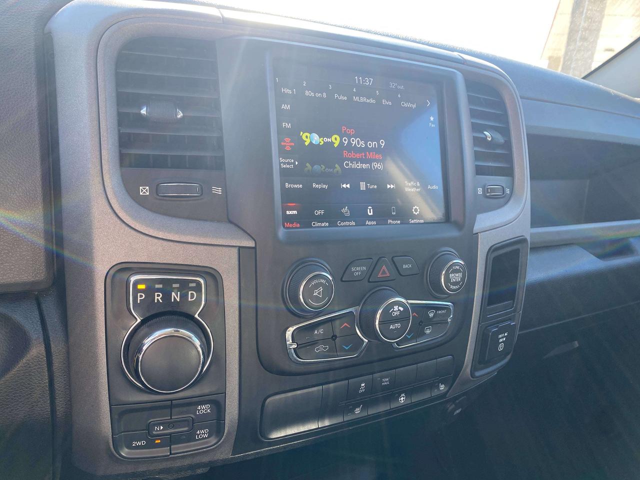 2020 RAM 1500 EXPRESS, 4X4, CLEAN CARFAX,REMOTE START, 5.7L! Photo