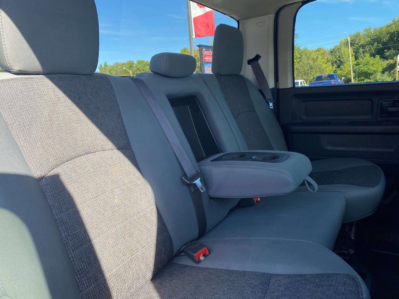 2020 RAM 1500 EXPRESS, 4X4, CLEAN CARFAX,REMOTE START, 5.7L! Photo