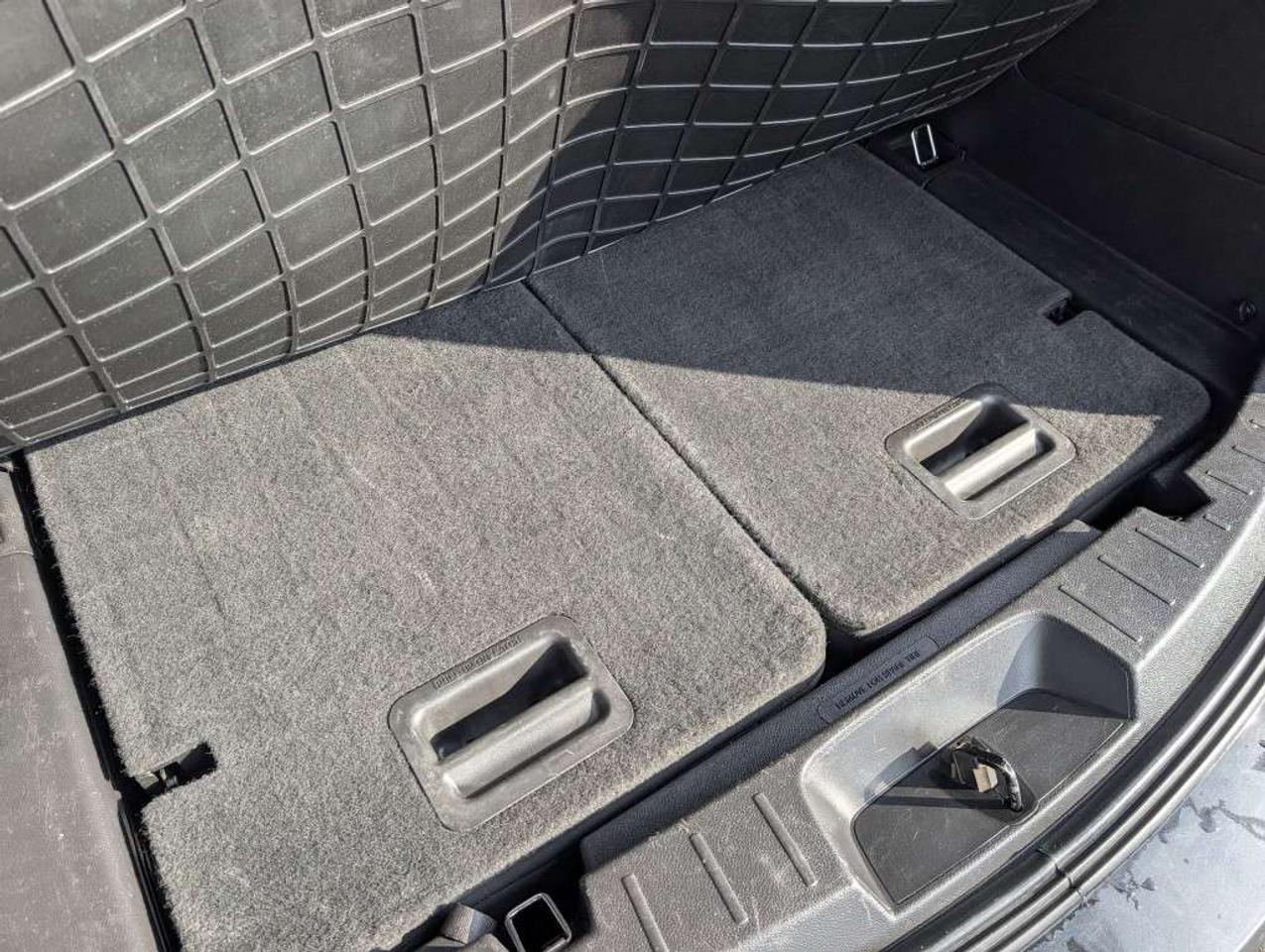2015 Ford Explorer XLT 4x4   LEATHER   CAMERA   HTD SEATS Photo