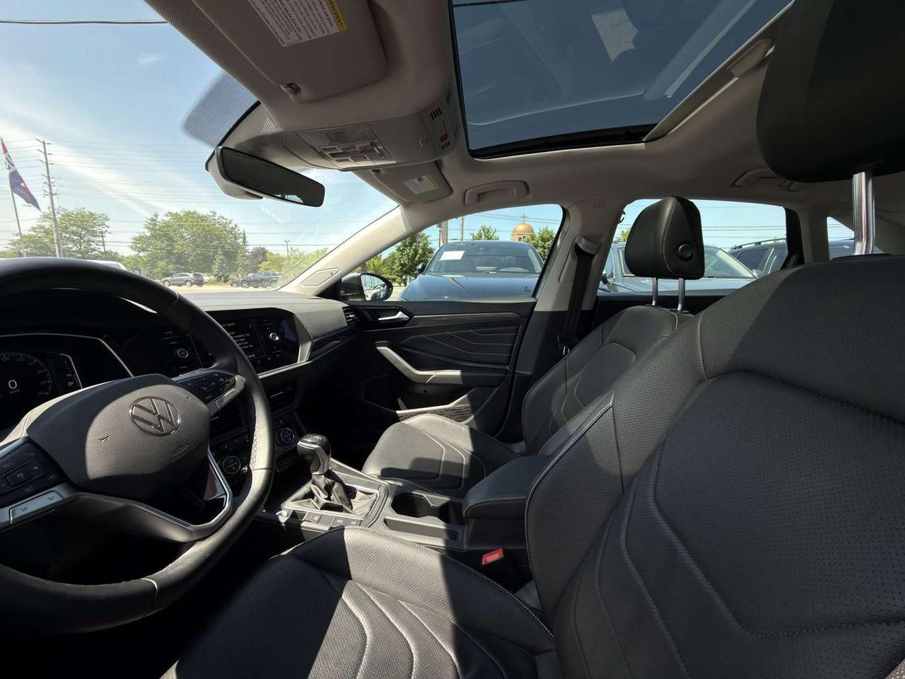 2022 Volkswagen Jetta Highline   Amb Lighting   Mem Lthr Seats   Sunroof Photo