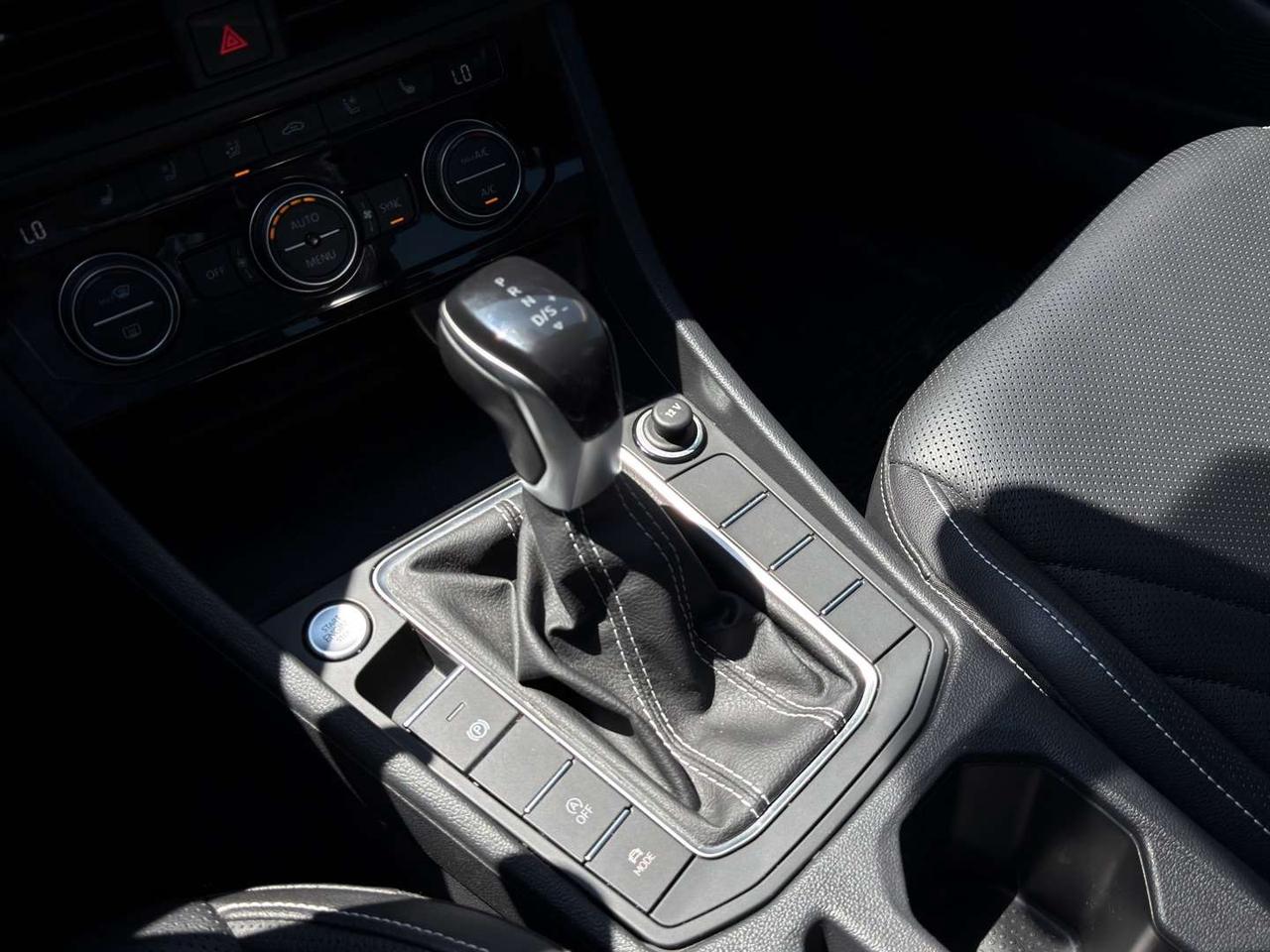 2022 Volkswagen Jetta Highline   Amb Lighting   Mem Lthr Seats   Sunroof Photo