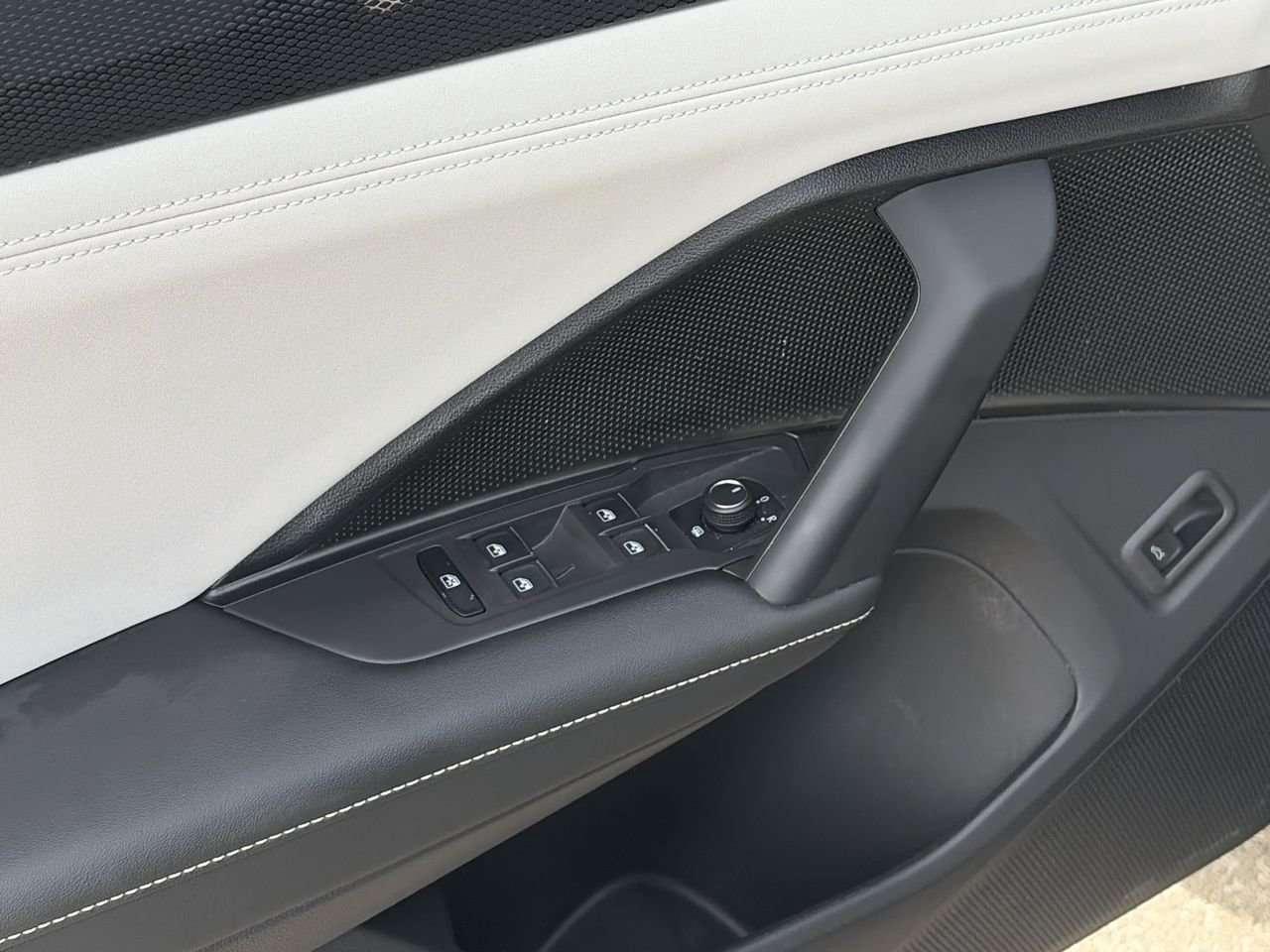 2025 Volkswagen Tiguan Comfortline 4MOTION Remote Starter  Alloy Wheels  Rear Parking Aid  Apple/Android CarPlay Photo