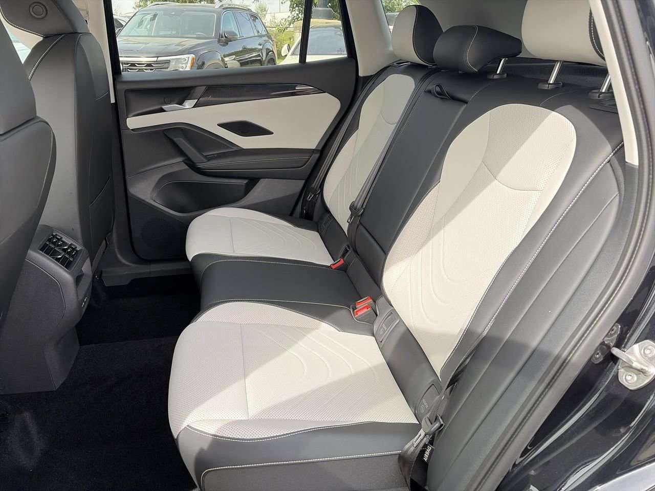 2025 Volkswagen Tiguan Comfortline 4MOTION Remote Starter  Alloy Wheels  Rear Parking Aid  Apple/Android CarPlay Photo