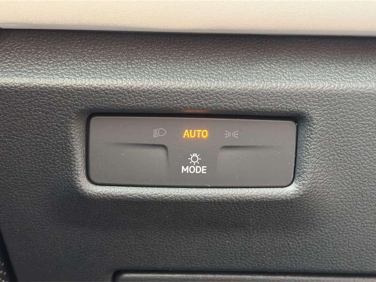2025 Volkswagen Tiguan Comfortline 4MOTION Remote Starter  Alloy Wheels  Rear Parking Aid  Apple/Android CarPlay Photo