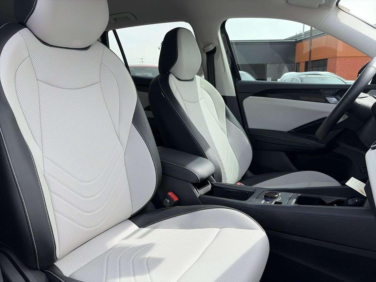 2025 Volkswagen Tiguan Comfortline 4MOTION Remote Starter  Alloy Wheels  Rear Parking Aid  Apple/Android CarPlay Photo