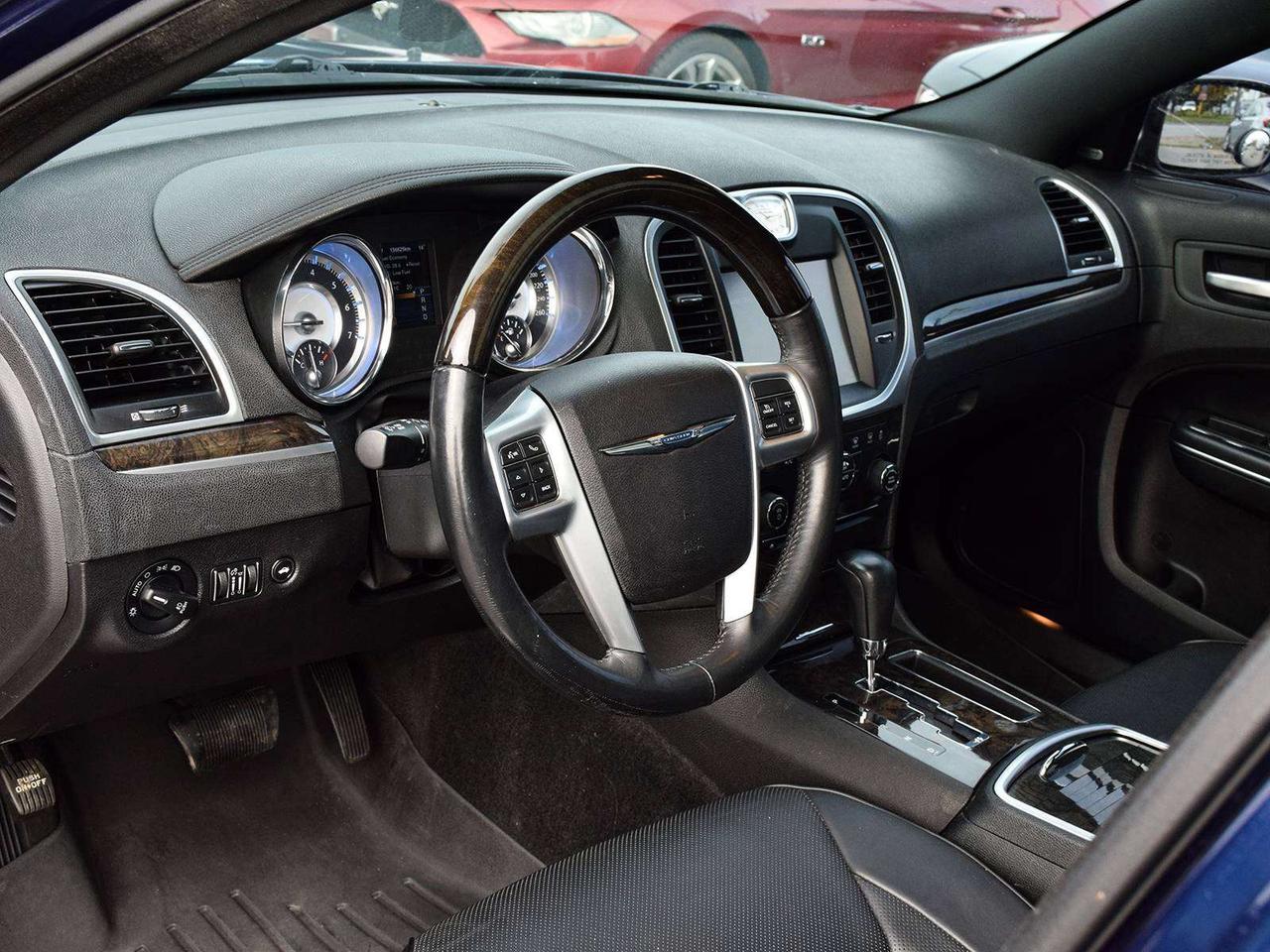 2013 Chrysler 300 C ~HEMI ~Nav ~Heated/Cooled Leather ~Pano Roof Photo