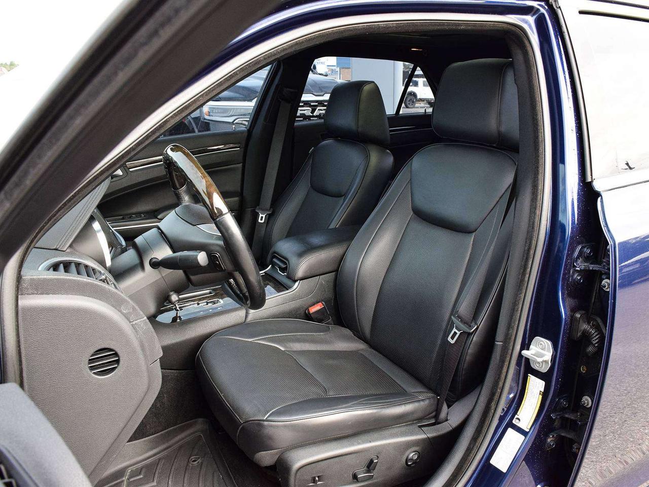 2013 Chrysler 300 C ~HEMI ~Nav ~Heated/Cooled Leather ~Pano Roof Photo