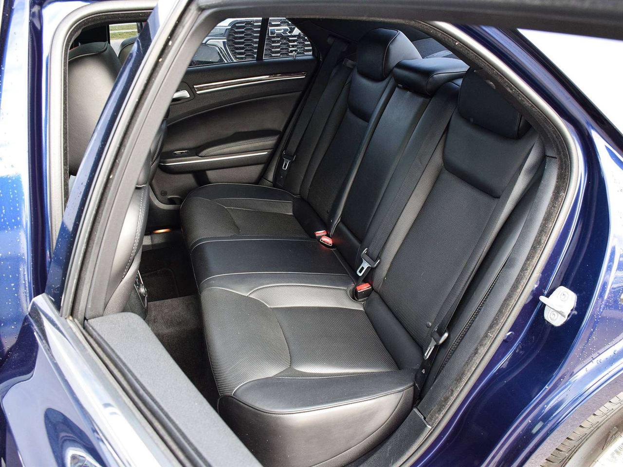 2013 Chrysler 300 C ~HEMI ~Nav ~Heated/Cooled Leather ~Pano Roof Photo