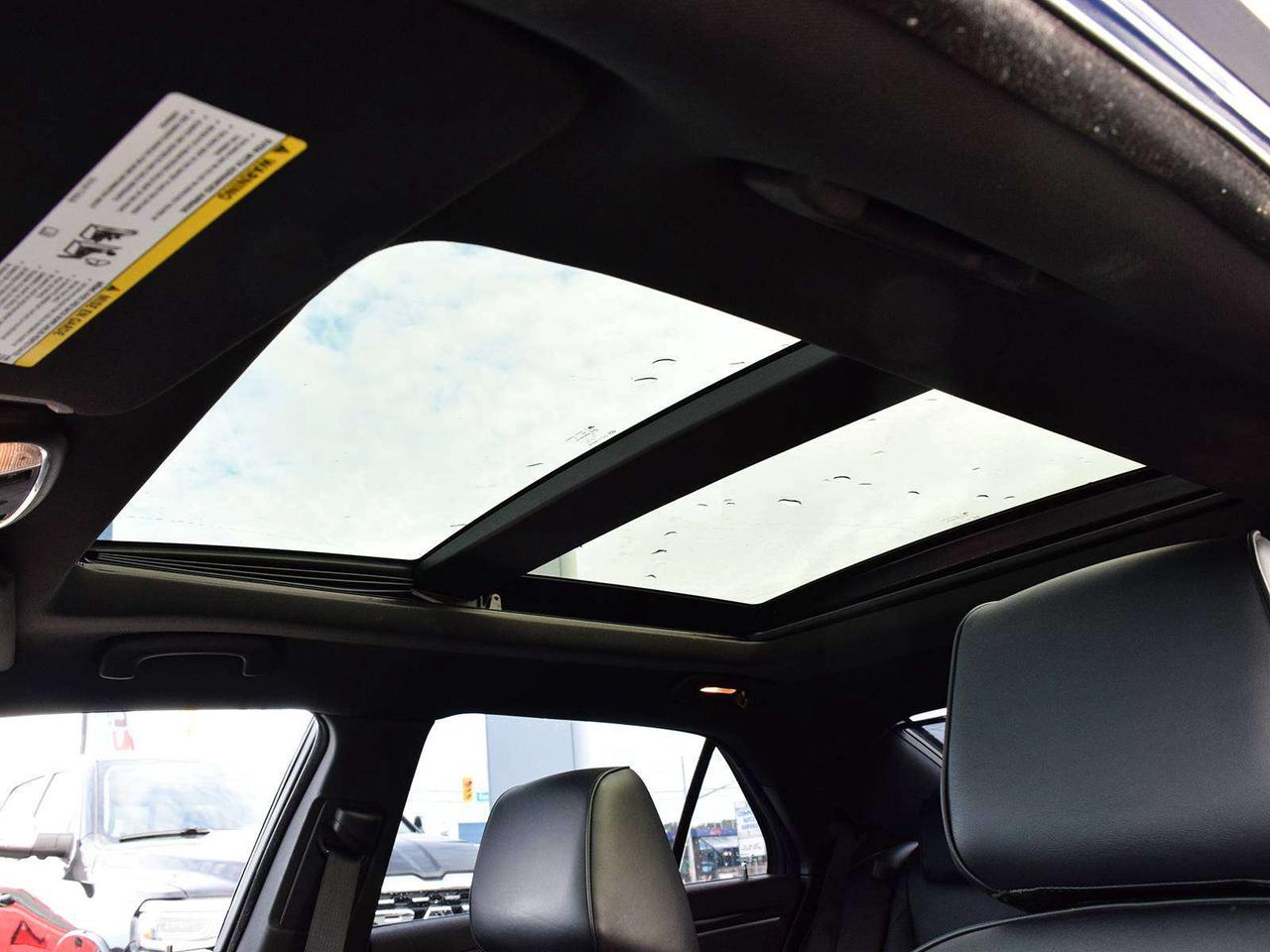 2013 Chrysler 300 C ~HEMI ~Nav ~Heated/Cooled Leather ~Pano Roof Photo