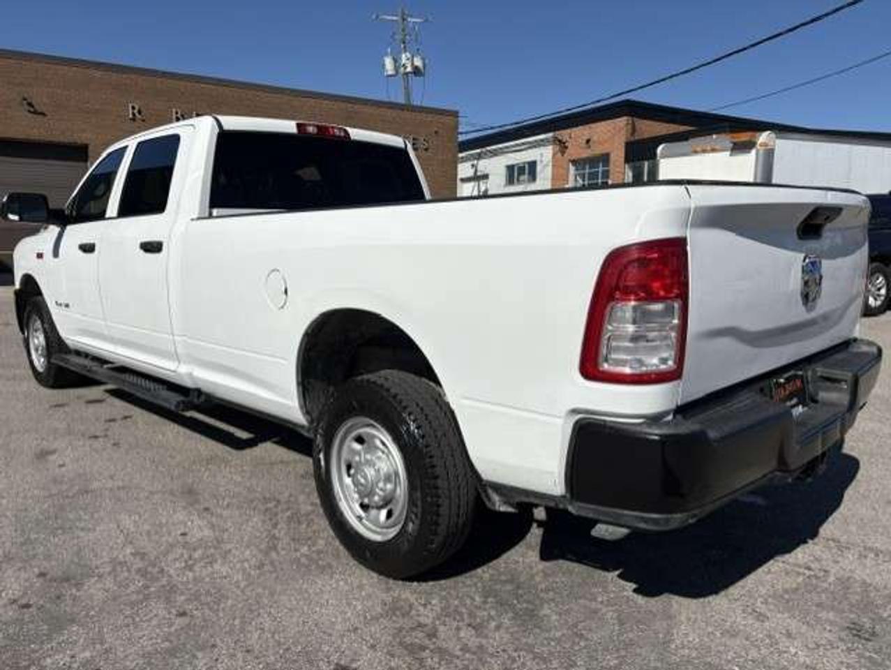 2021 RAM 2500 Tradesman 6.4L V8 HEMI CREW CAB LONG BOX-CERTIFIED Photo2