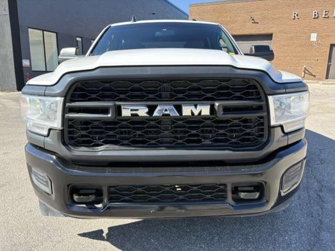 2021 RAM 2500 Tradesman 6.4L V8 HEMI CREW CAB LONG BOX-CERTIFIED Photo