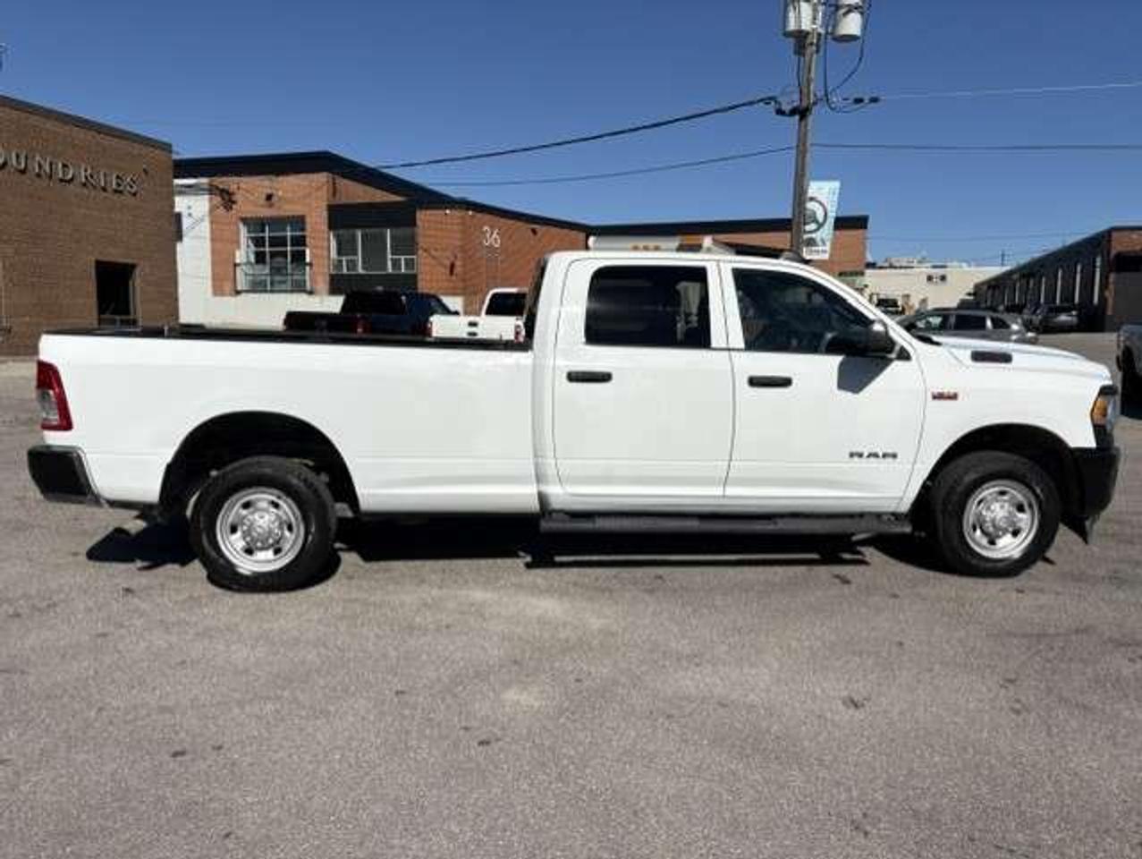 2021 RAM 2500 Tradesman 6.4L V8 HEMI CREW CAB LONG BOX-CERTIFIED Photo