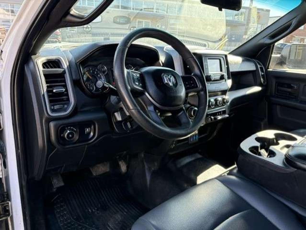 2021 RAM 2500 Tradesman 6.4L V8 HEMI CREW CAB LONG BOX-CERTIFIED Photo
