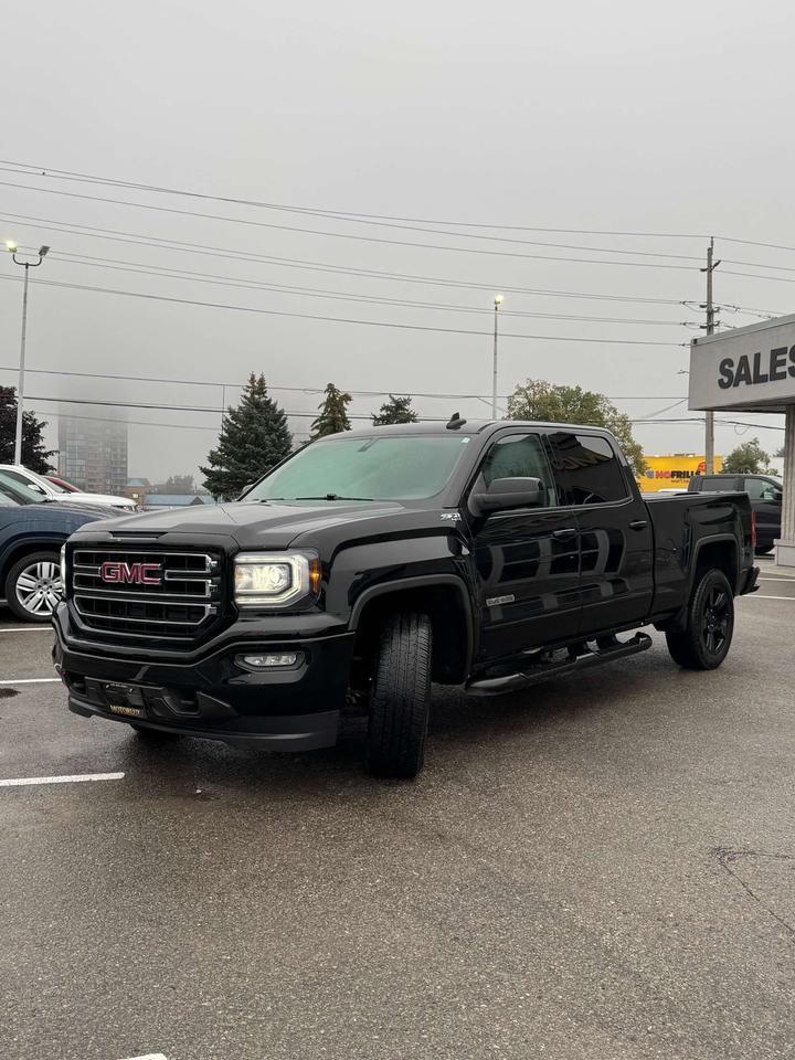 2017 GMC Sierra 1500 4WD Crew Cab 153.0 SLE 6'6 Box Photo3