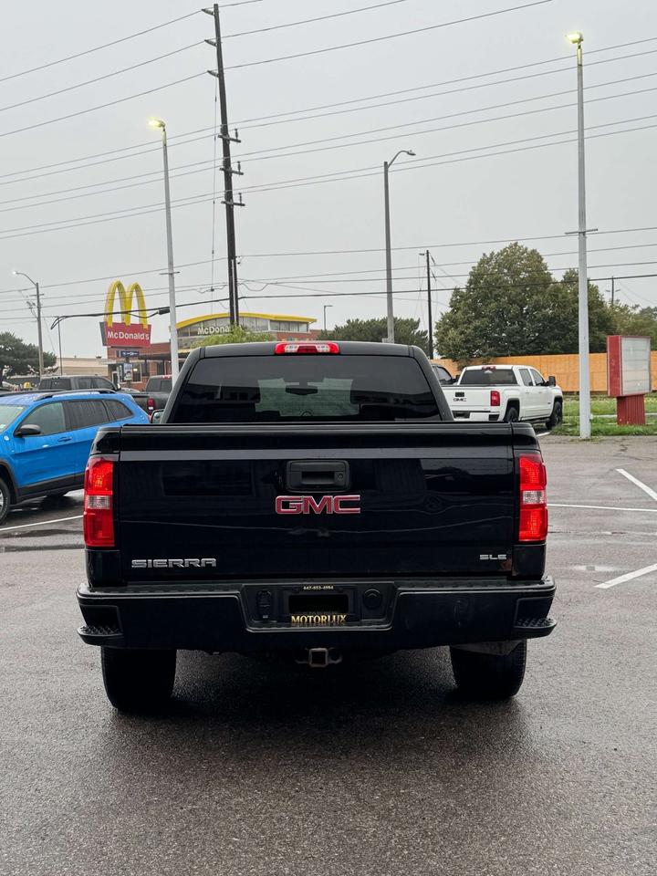 2017 GMC Sierra 1500 4WD Crew Cab 153.0 SLE 6'6 Box Photo