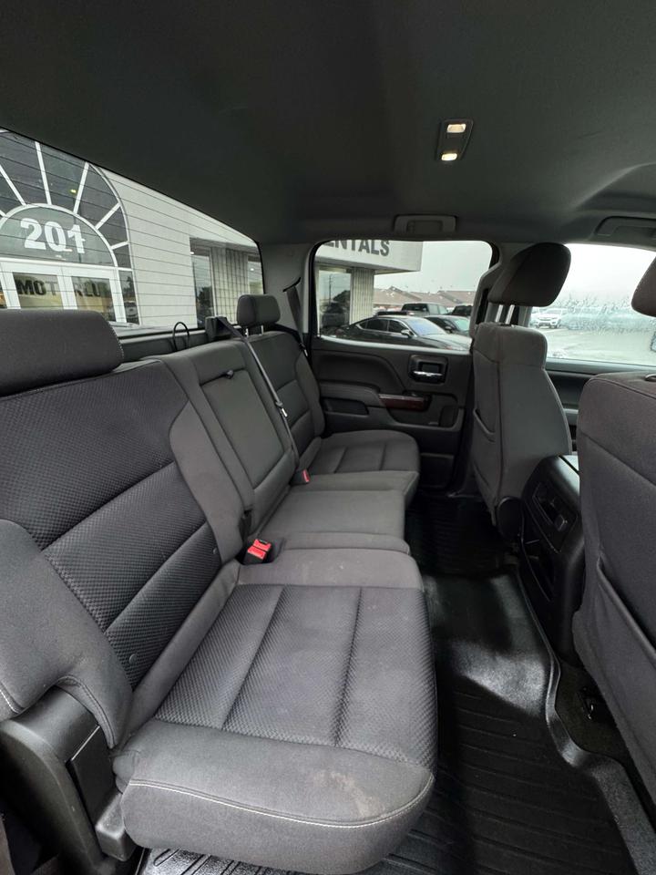 2017 GMC Sierra 1500 4WD Crew Cab 153.0 SLE 6'6 Box Photo