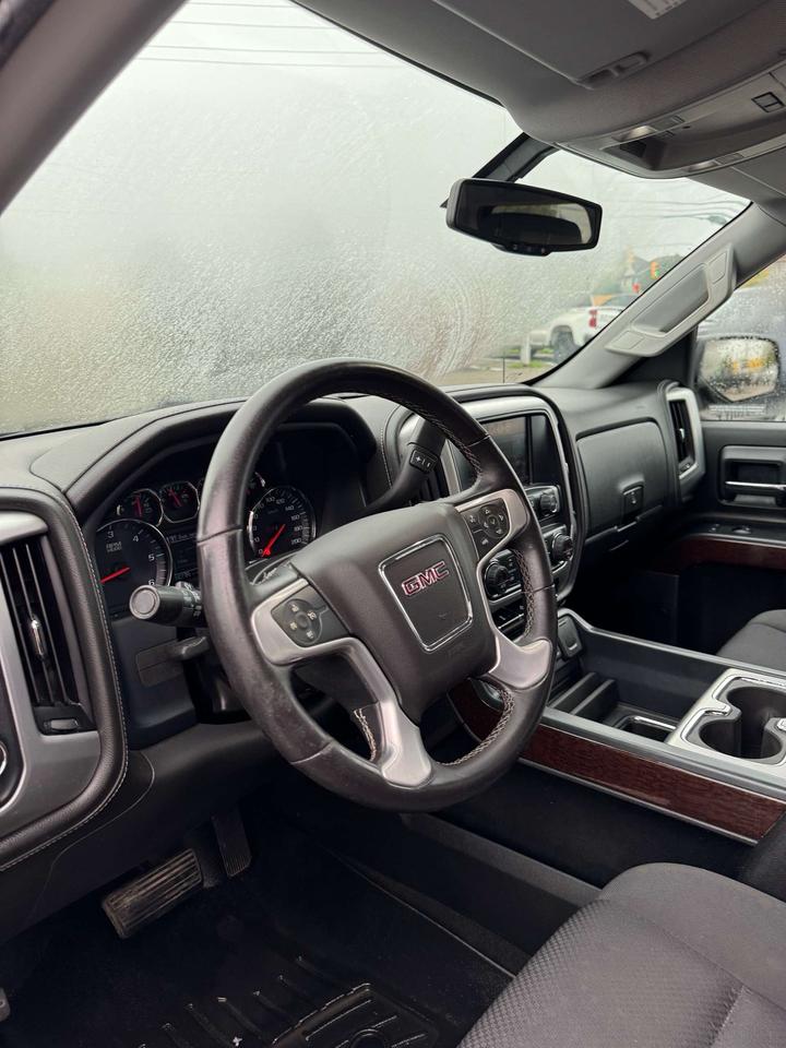 2017 GMC Sierra 1500 4WD Crew Cab 153.0 SLE 6'6 Box Photo