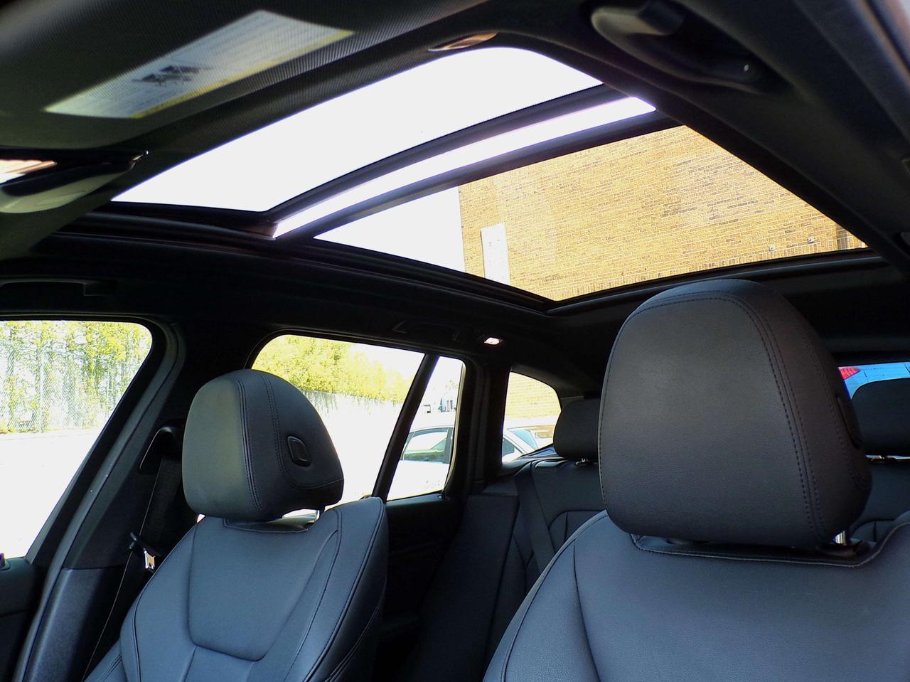 2019 BMW X3 X-DRIVE30i SPORT BSD LDW FCW NAVI PANO ROOF APPLE CARPLAY Photo
