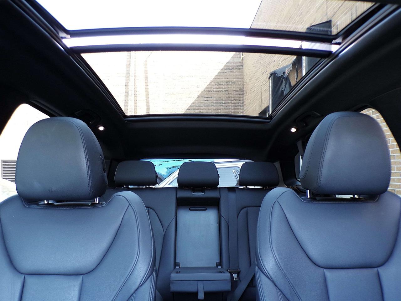 2019 BMW X3 X-DRIVE30i SPORT BSD LDW FCW NAVI PANO ROOF APPLE CARPLAY Photo