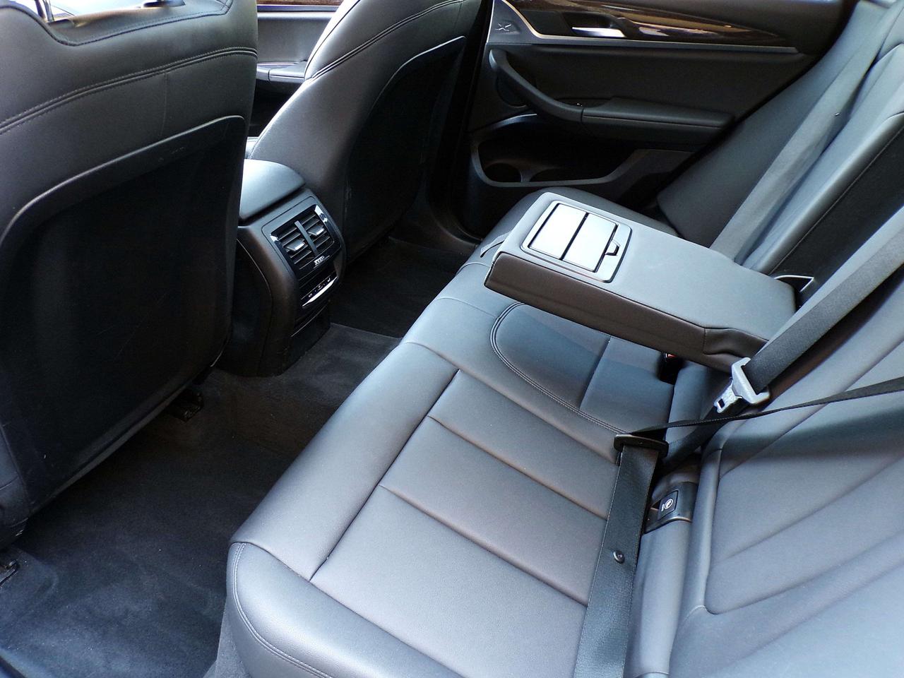 2019 BMW X3 X-DRIVE30i SPORT BSD LDW FCW NAVI PANO ROOF APPLE CARPLAY Photo