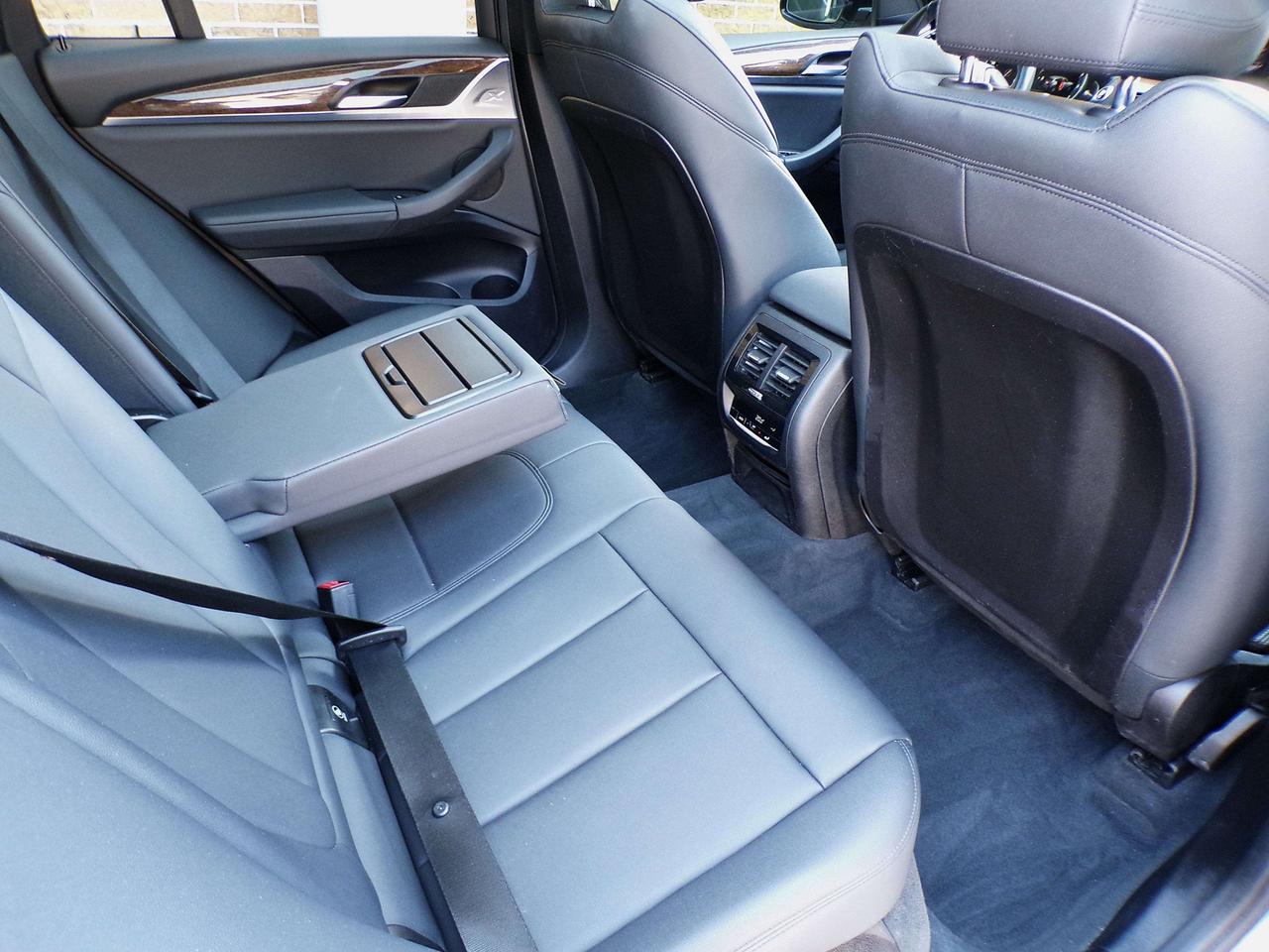 2019 BMW X3 X-DRIVE30i SPORT BSD LDW FCW NAVI PANO ROOF APPLE CARPLAY Photo