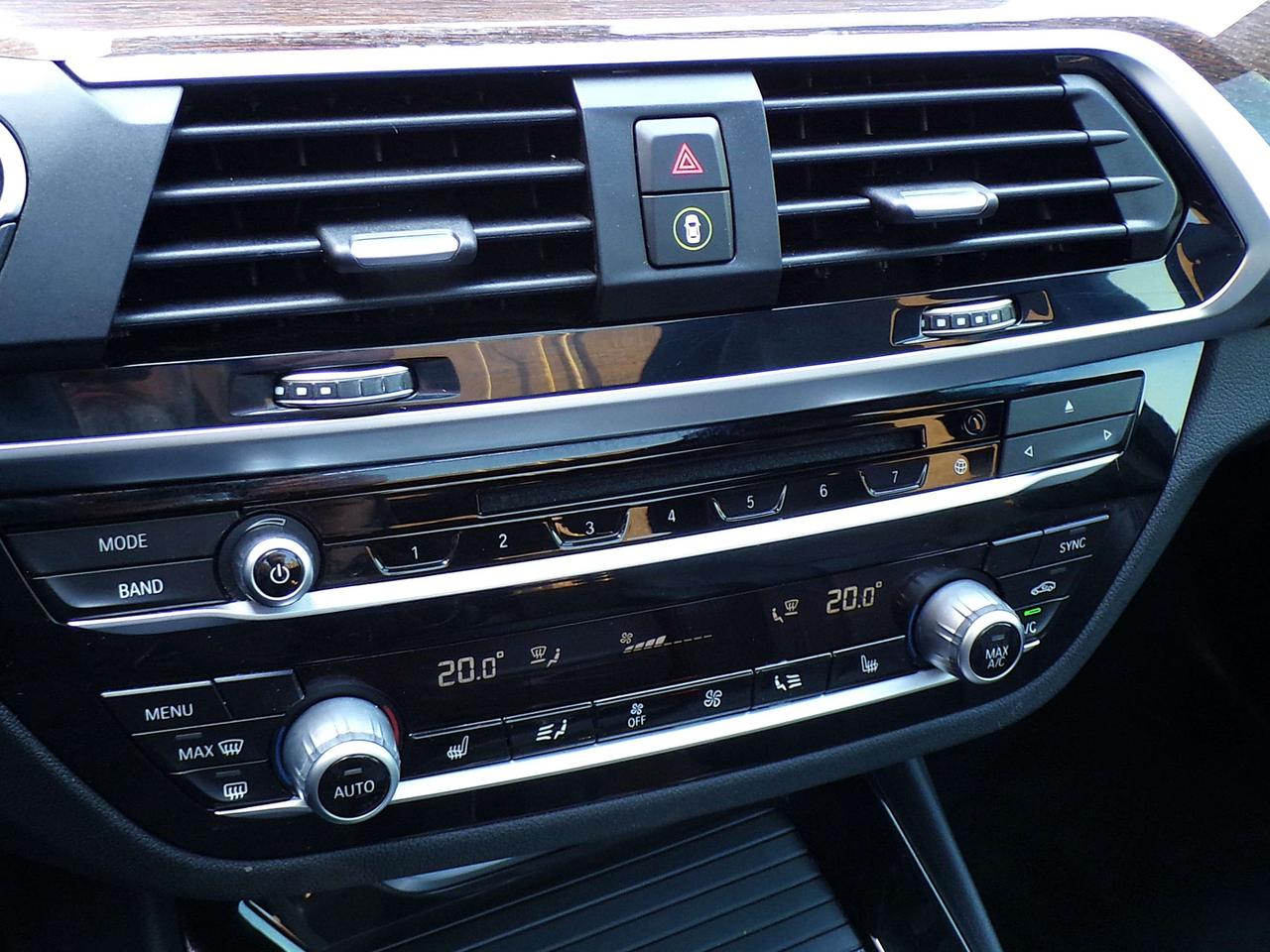 2019 BMW X3 X-DRIVE30i SPORT BSD LDW FCW NAVI PANO ROOF APPLE CARPLAY Photo