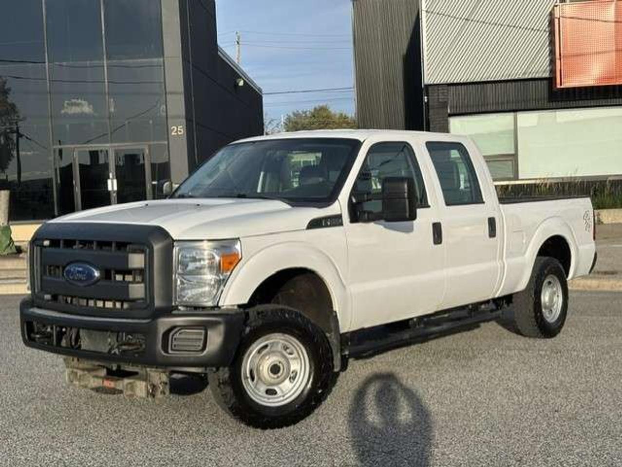 2013 Ford F-250 XL 4X4 CREW CAB SHORT BOX ONLY 124KM-CERTIFIED Photo