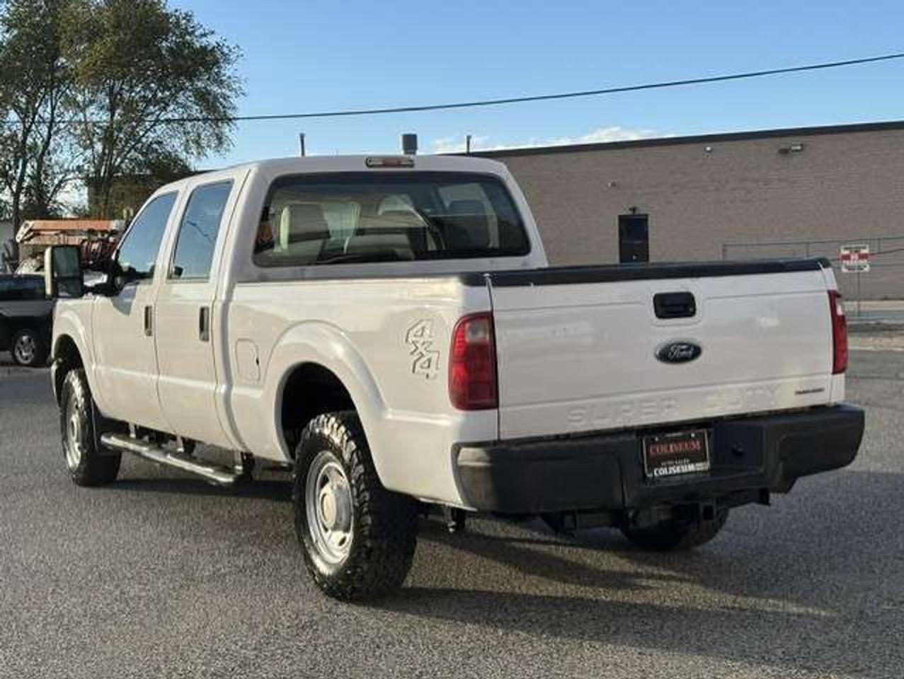 2013 Ford F-250 XL 4X4 CREW CAB SHORT BOX ONLY 124KM-CERTIFIED Photo