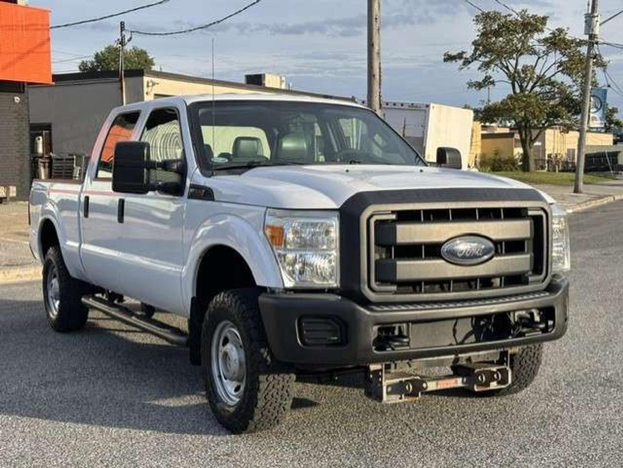 2013 Ford F-250 XL 4X4 CREW CAB SHORT BOX ONLY 124KM-CERTIFIED Photo