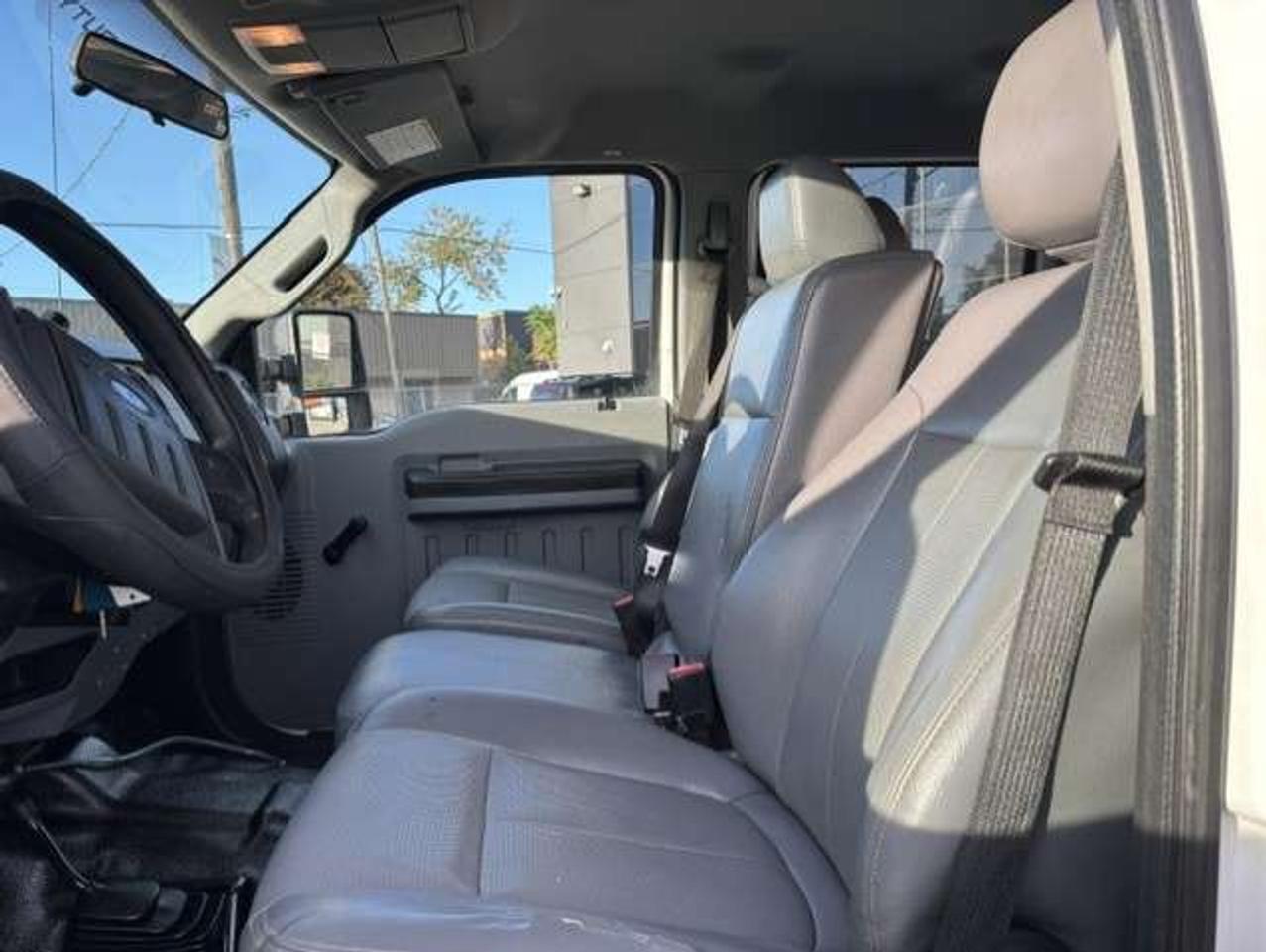 2013 Ford F-250 XL 4X4 CREW CAB SHORT BOX ONLY 124KM-CERTIFIED Photo